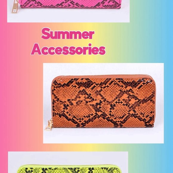 Neon Pink color, Accordion style wallet w/a zipper closure; Python print - Picture 9 of 9